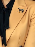 Брошка "Красная бархатная лошадка". Символ года.Женская бижутерия, металл, красный цвет, 5х3см