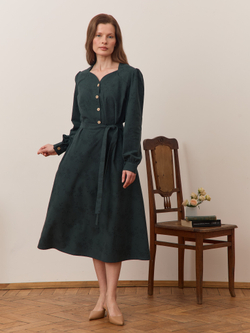 Платье с вырезом-сердечко