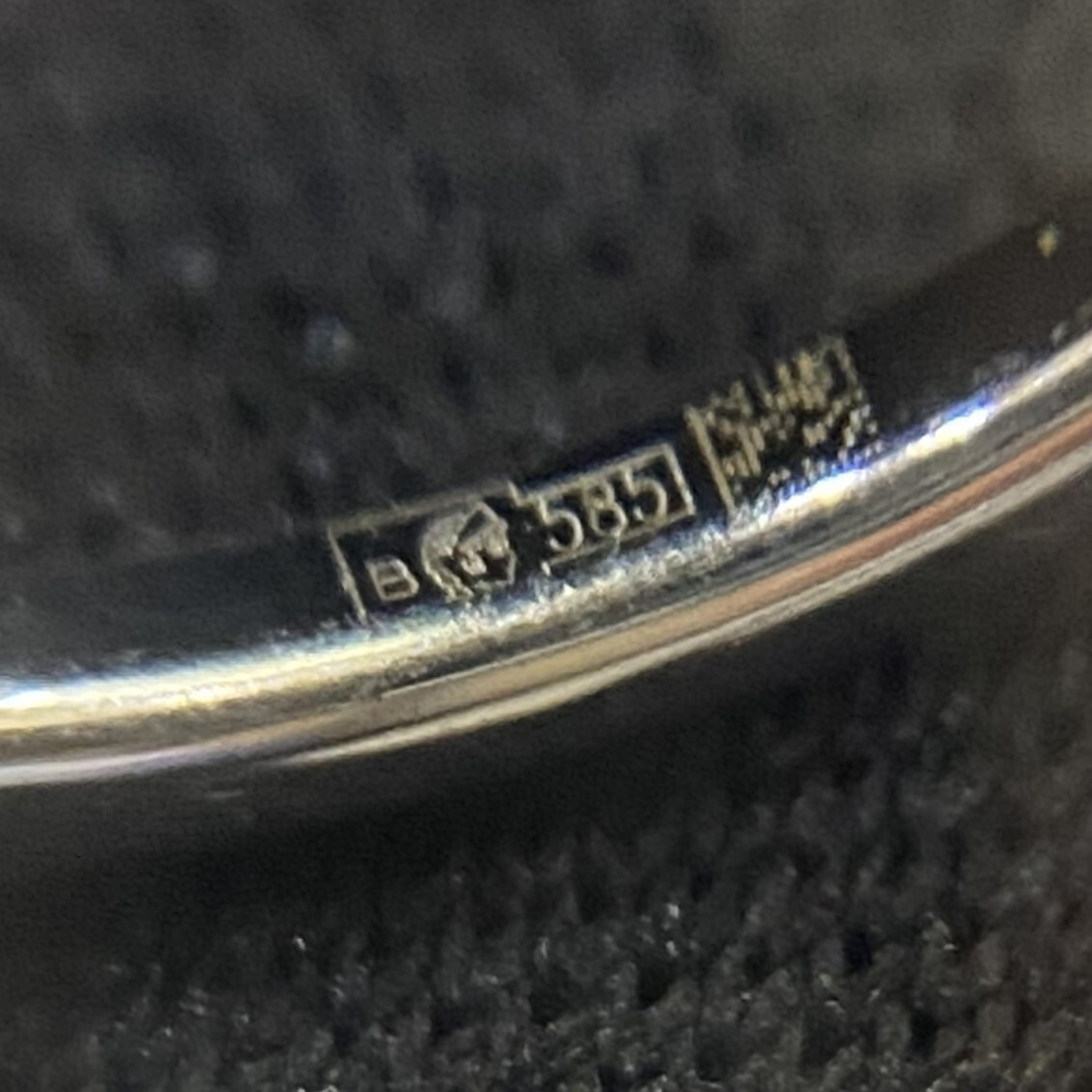 Золотое кольцо с бриллиантами Sokolov 585 пробы