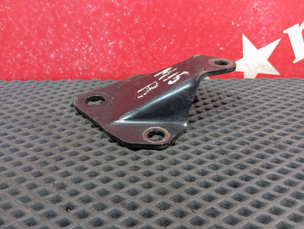 Кронштейн рессоры передней