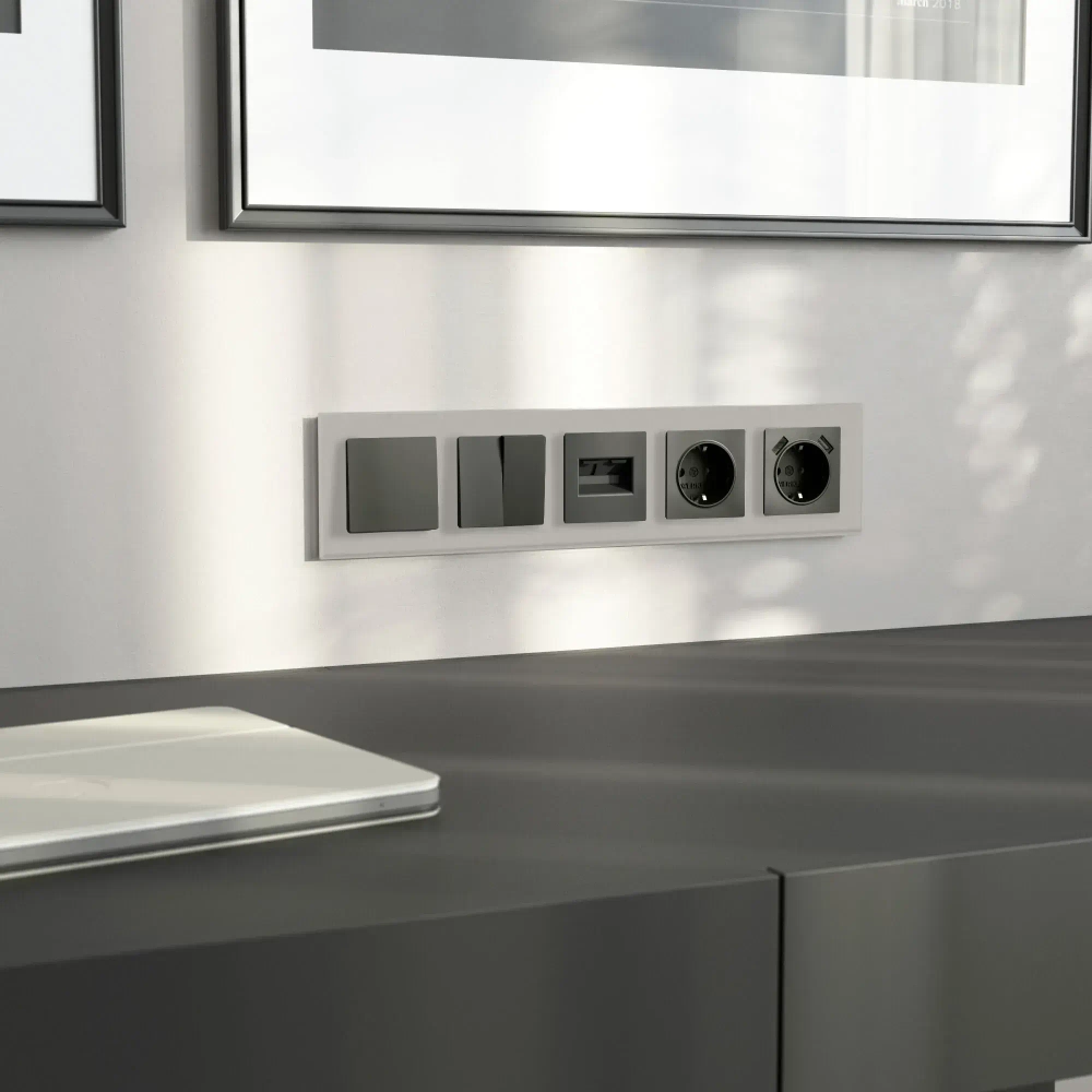 Рамка на 5 постов Senso (дымчатый, стекло soft-touch) W0053117