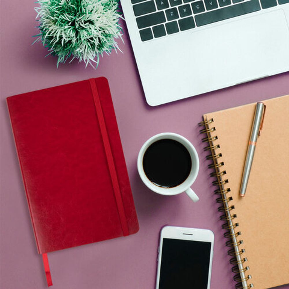 Ежедневник недатированный А5 138х213 мм BRAUBERG "Metropolis Ultra", под кожу, 160 л., красный, 113287