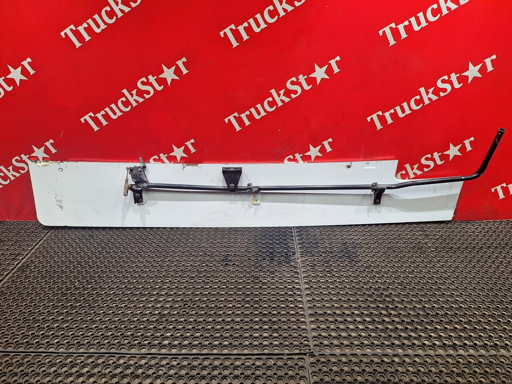 Спойлер кабины боковой правый