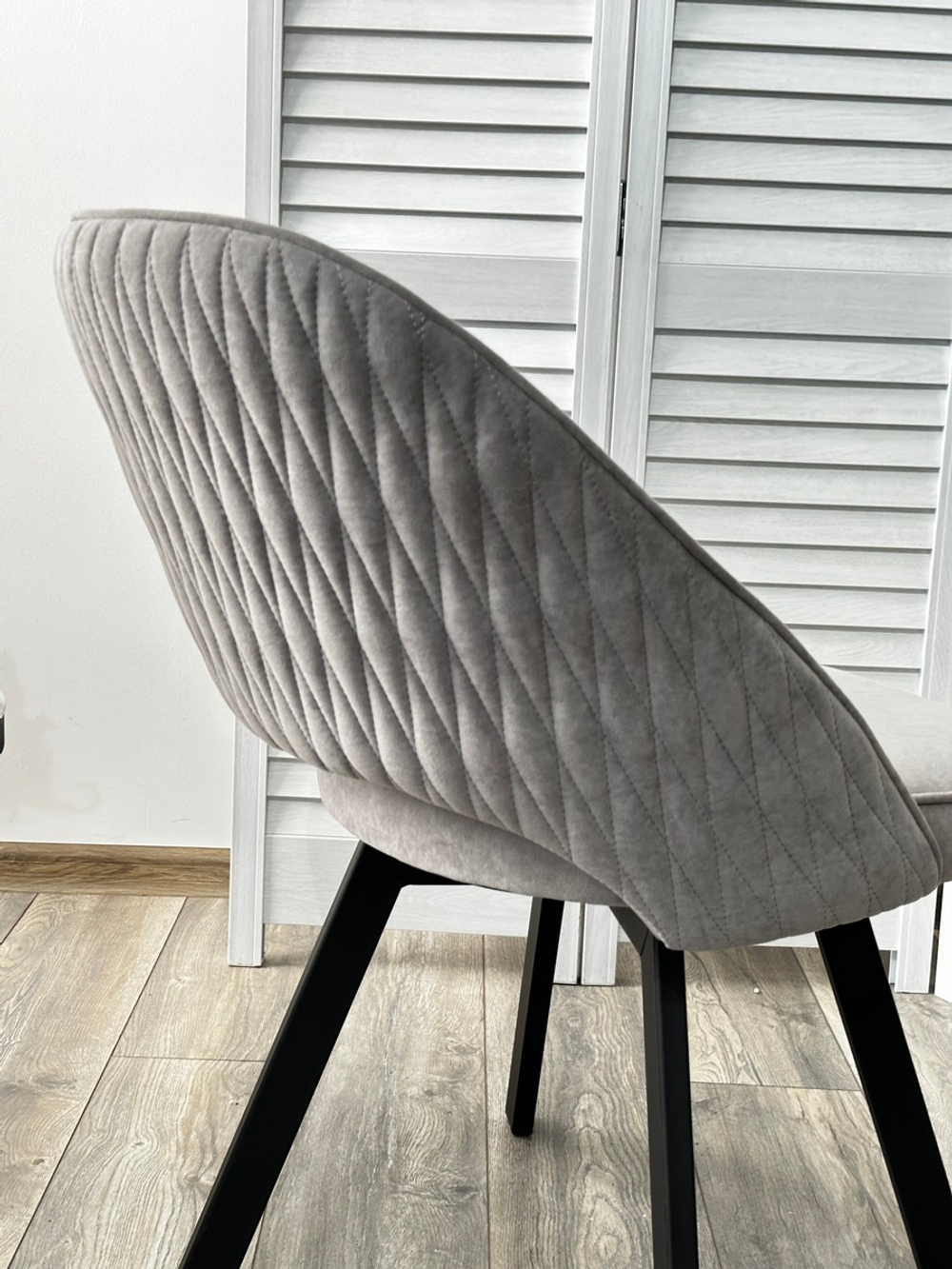 Стул М-City DISAUR Дуна (Duna) поворотный на поворотный на 360 градусов, B22 Серый, Велюр, Черный каркас