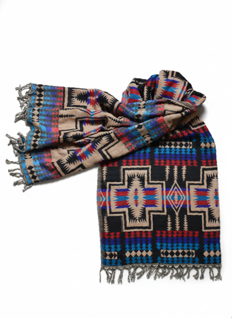 Палантин теплый с орнаментом Навахо