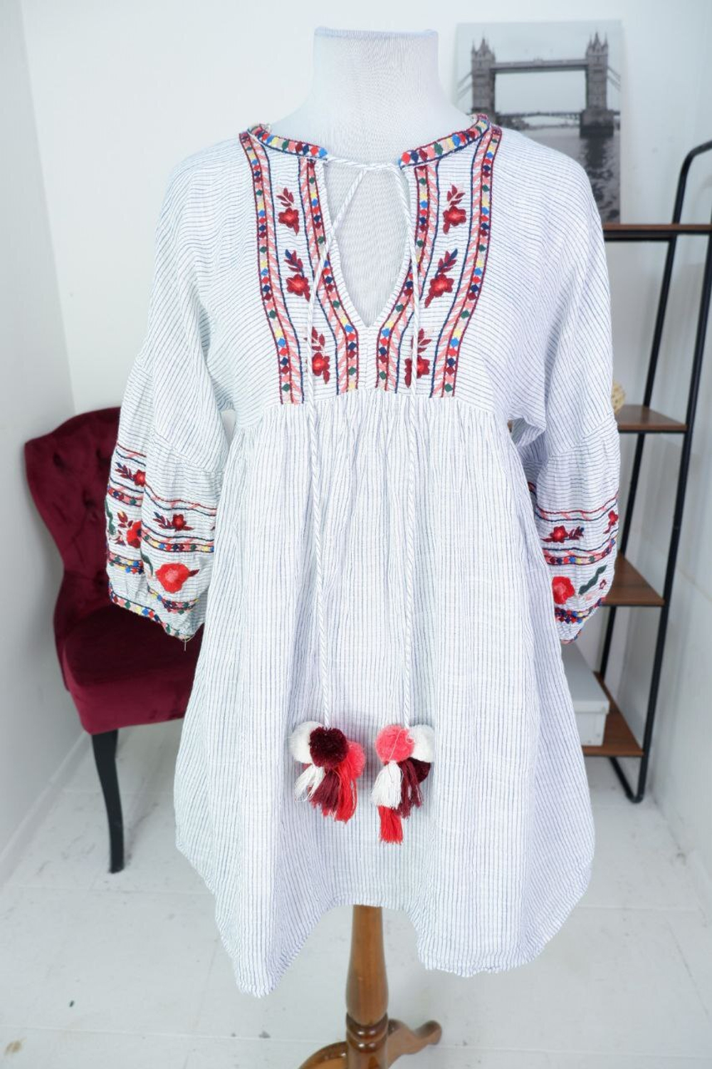 Платье Zara для отпуска с вышивкой 42 размер