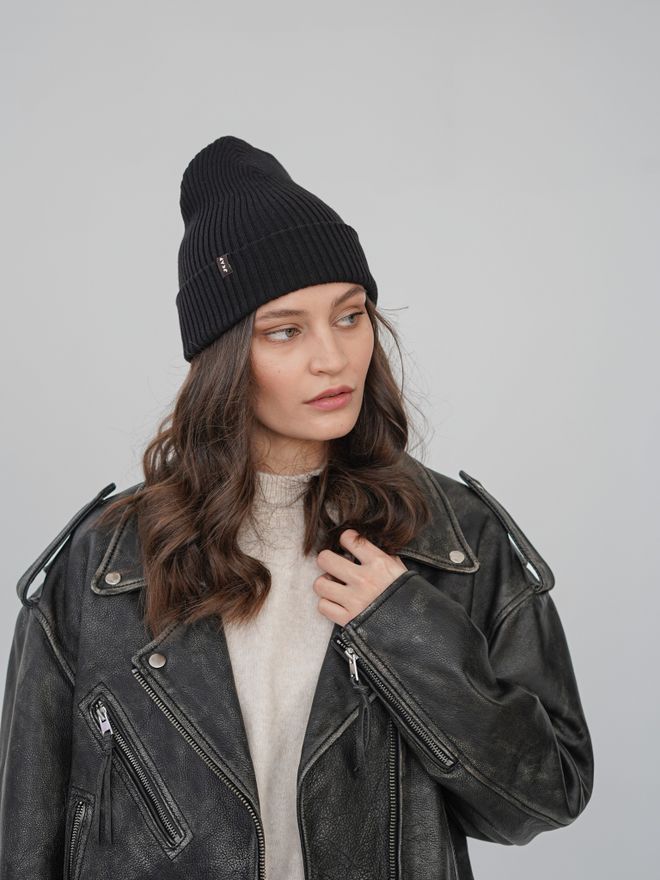 Шапка вязаная весенняя/осенняя МУЛА (ЧЕРНЫЙ)
