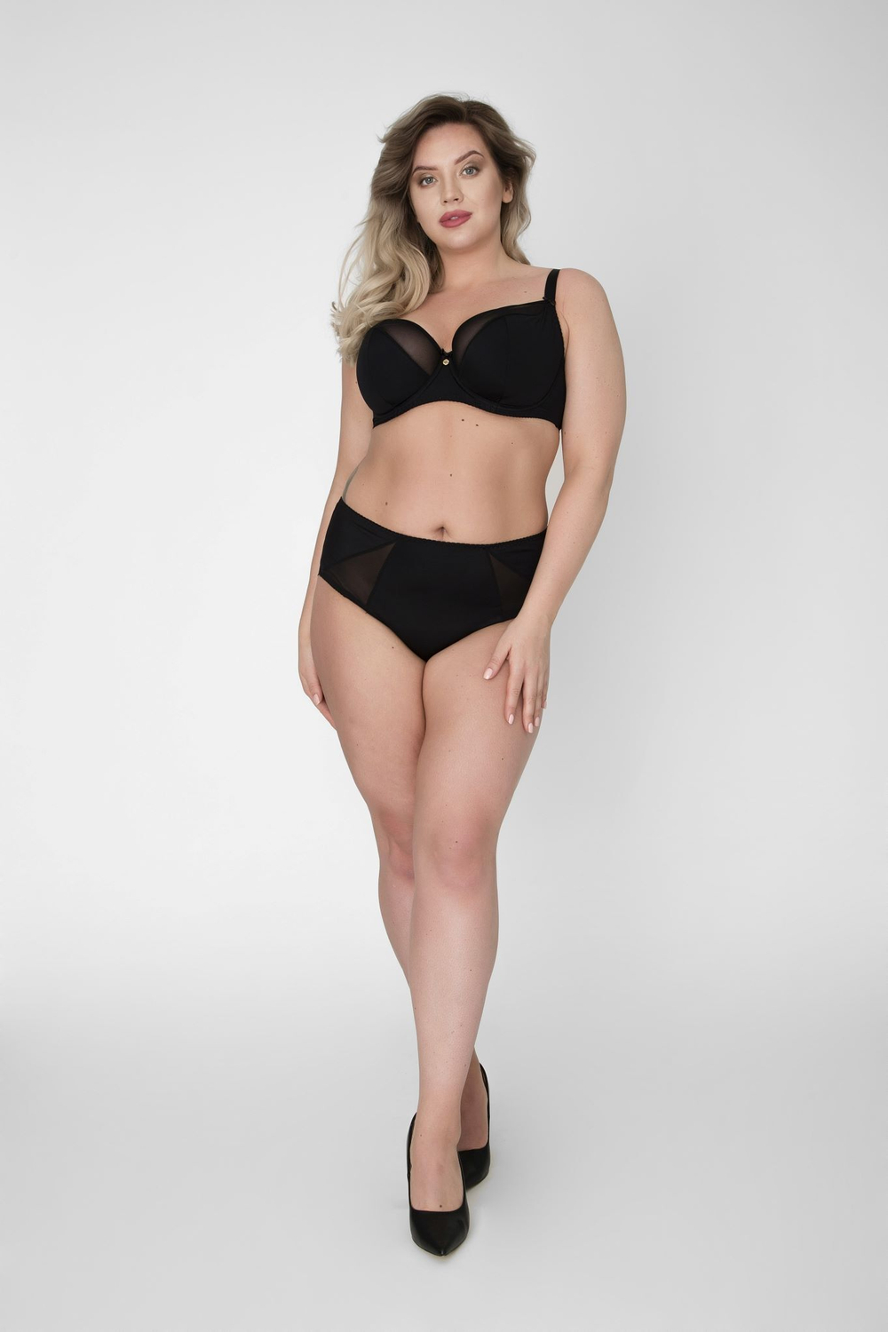 Бюстгальтер на косточках с гладкой чашкой из микрофибры и сетки (Размер: 80D) (Цвет: черный)