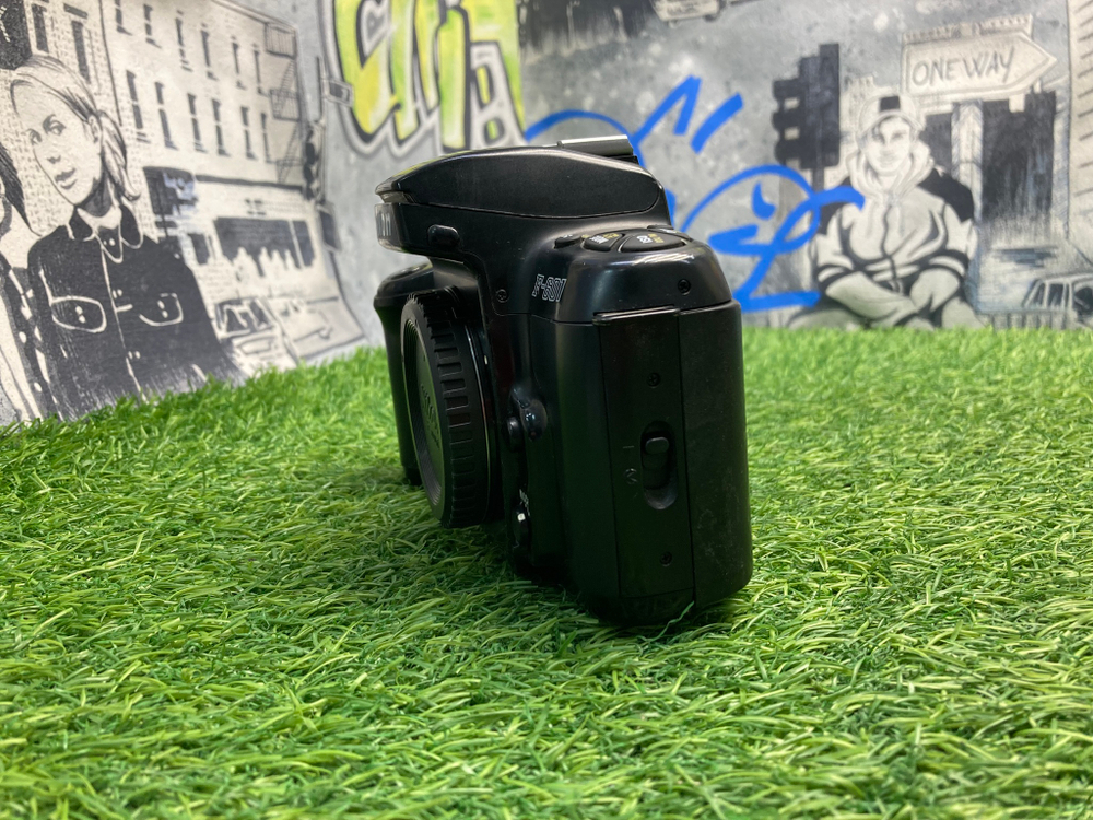 Nikon F-601