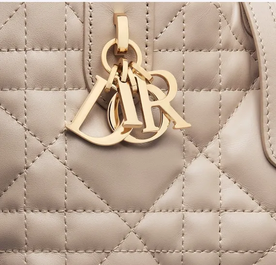 Сумка Dior Toujours, бежевый