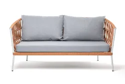 "Диего" диван 2-местный плетеный из роупа, каркас алюминий светло-серый (RAL7035) муар, роуп оранжевый меланж круглый, ткань светло-серая