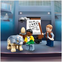 Конструктор LEGO Jurassic World 76940 Скелет тираннозавра на выставке