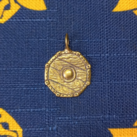 Подвеска. Щит викинга