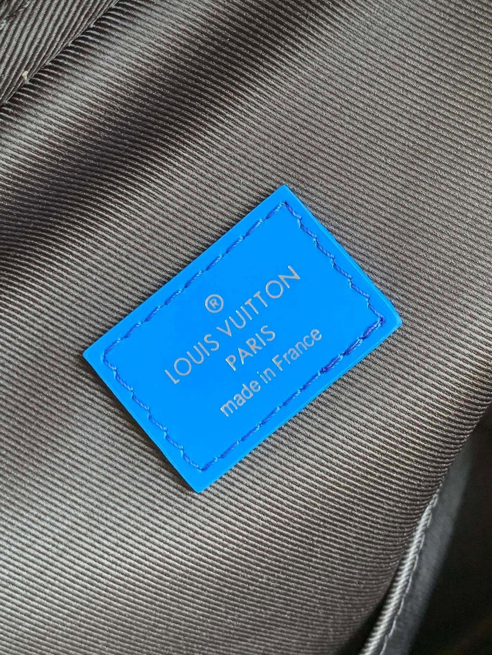 Louis Vuitton Avenue Sling Bag
