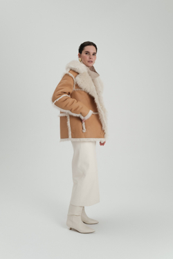 Двусторонняя бежевая шуба-дублёнка