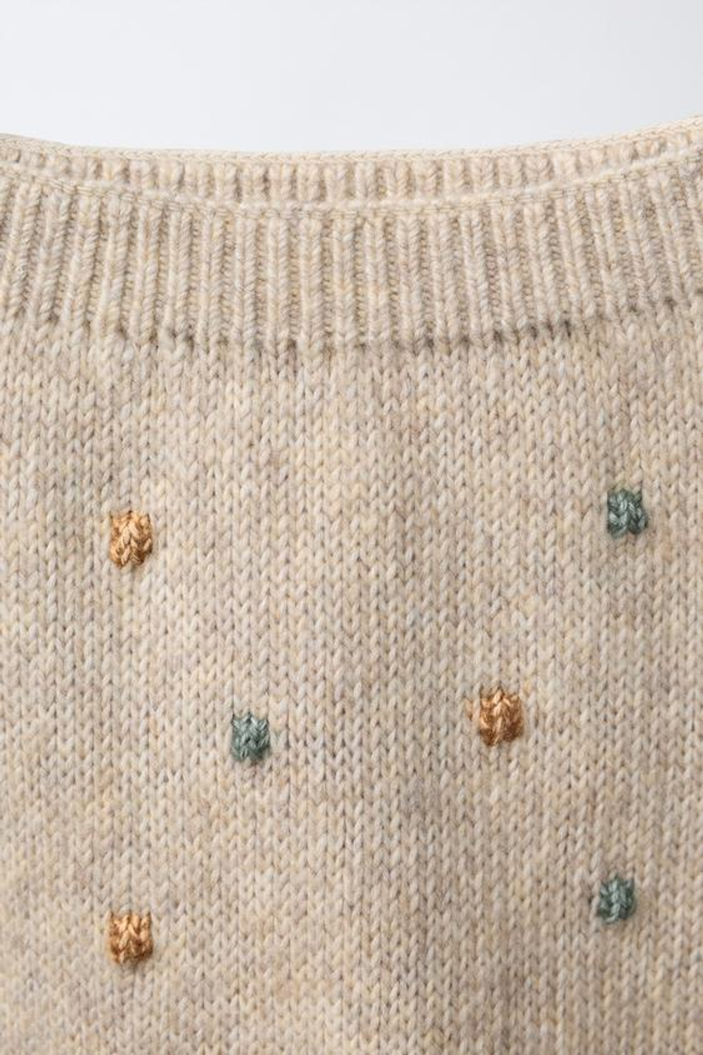 ZARA ТРИКОТАЖНЫЕ БРЮКИ С ШАРИКАМИ, СВЕТЛО-БЕЖЕВЫЙ