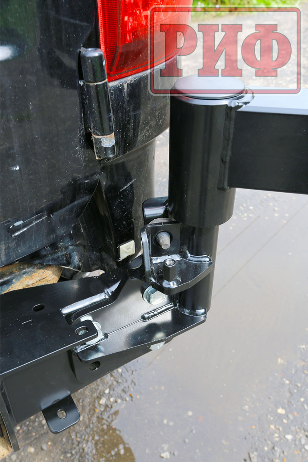 Калитка с фаркопом в штатный задний бампер Toyota Land Cruiser 105 РИФ
