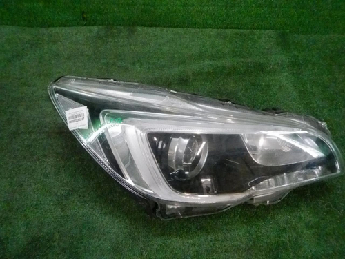 Битая Фара правая Subaru Outback 5 (2014-2018) LED