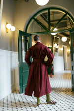 Бордовый тренч