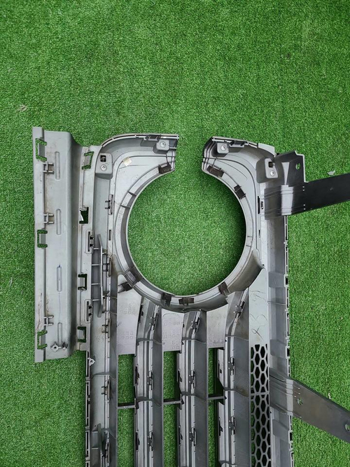 Решетка радиатора Tank 300 (2021-н.в.)