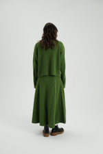 Зелёный шерстяной свитер