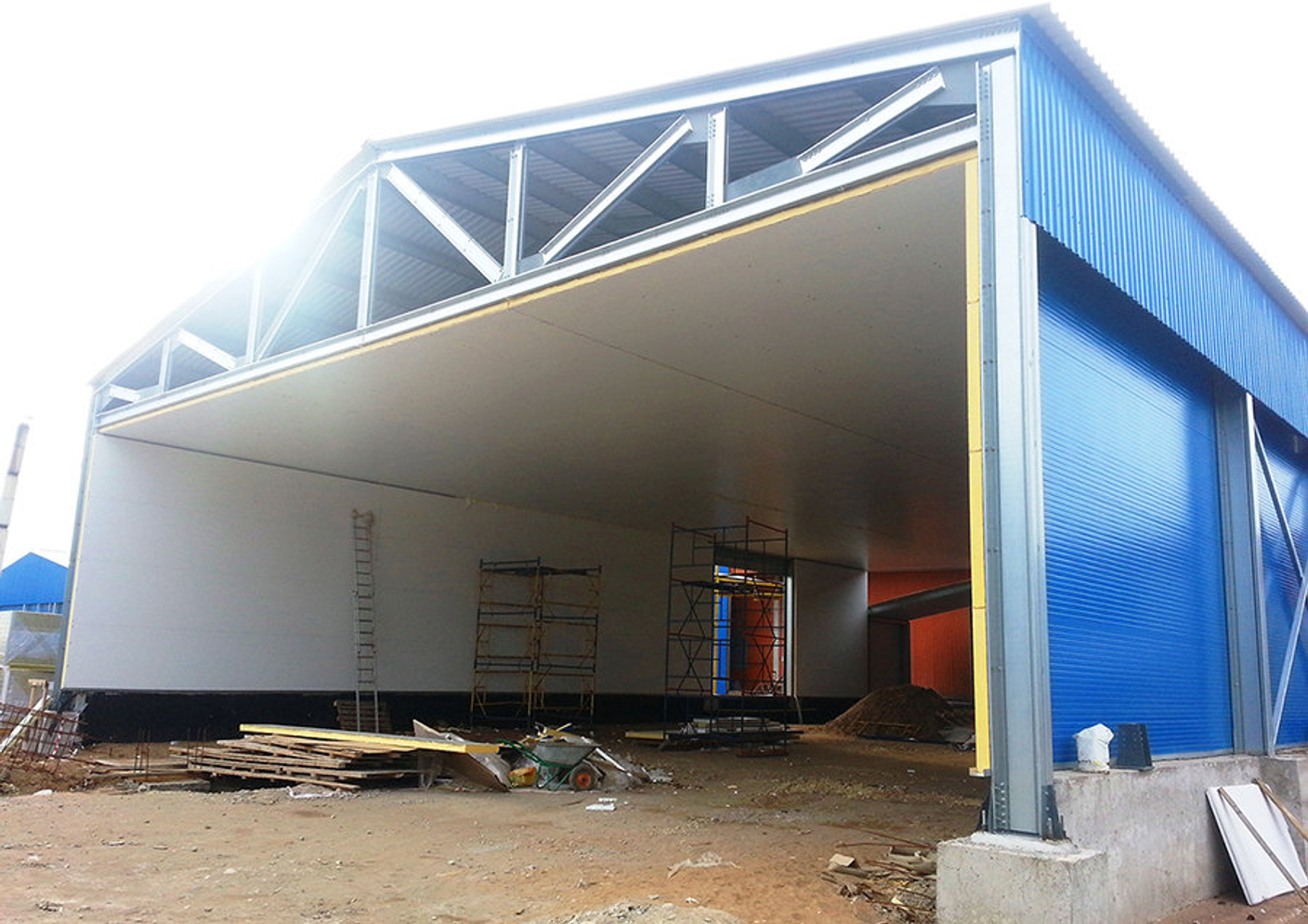 Преимущества быстровозводимых сооружений из сэндвич-панелей