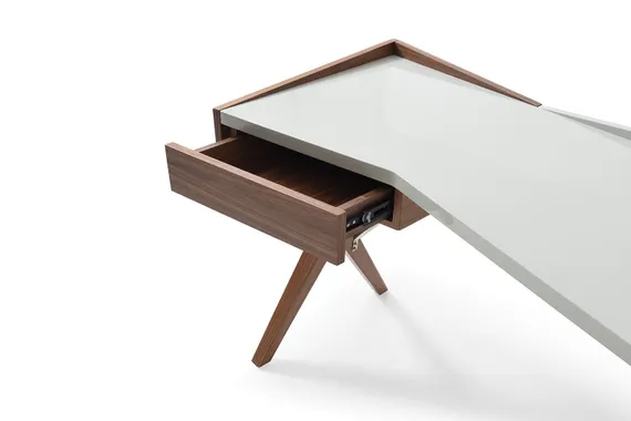 Письменный стол Mysen с выдвижным ящиком, орех