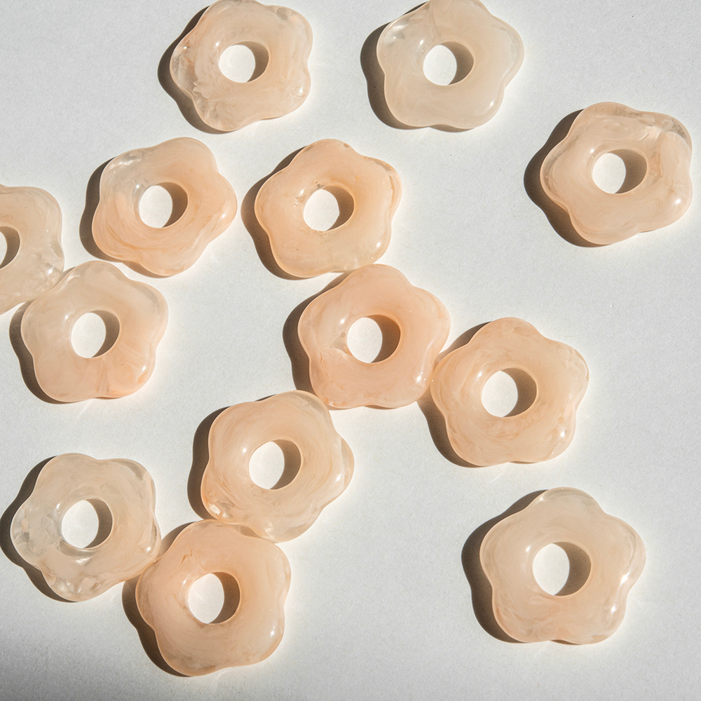 Подвеска "Незабудка", 25мм, персиковый акрил