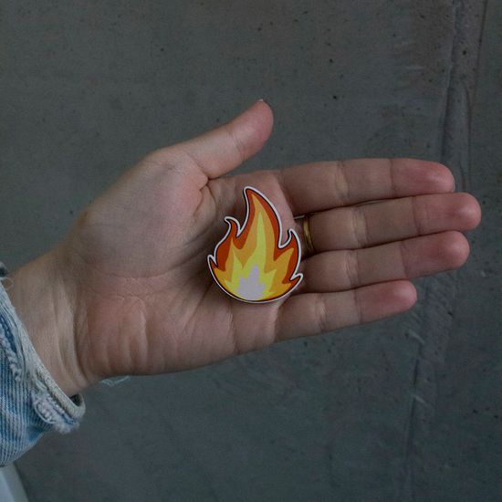 Значок деревянный (брошь) Огонь Тепло. Fire Pin