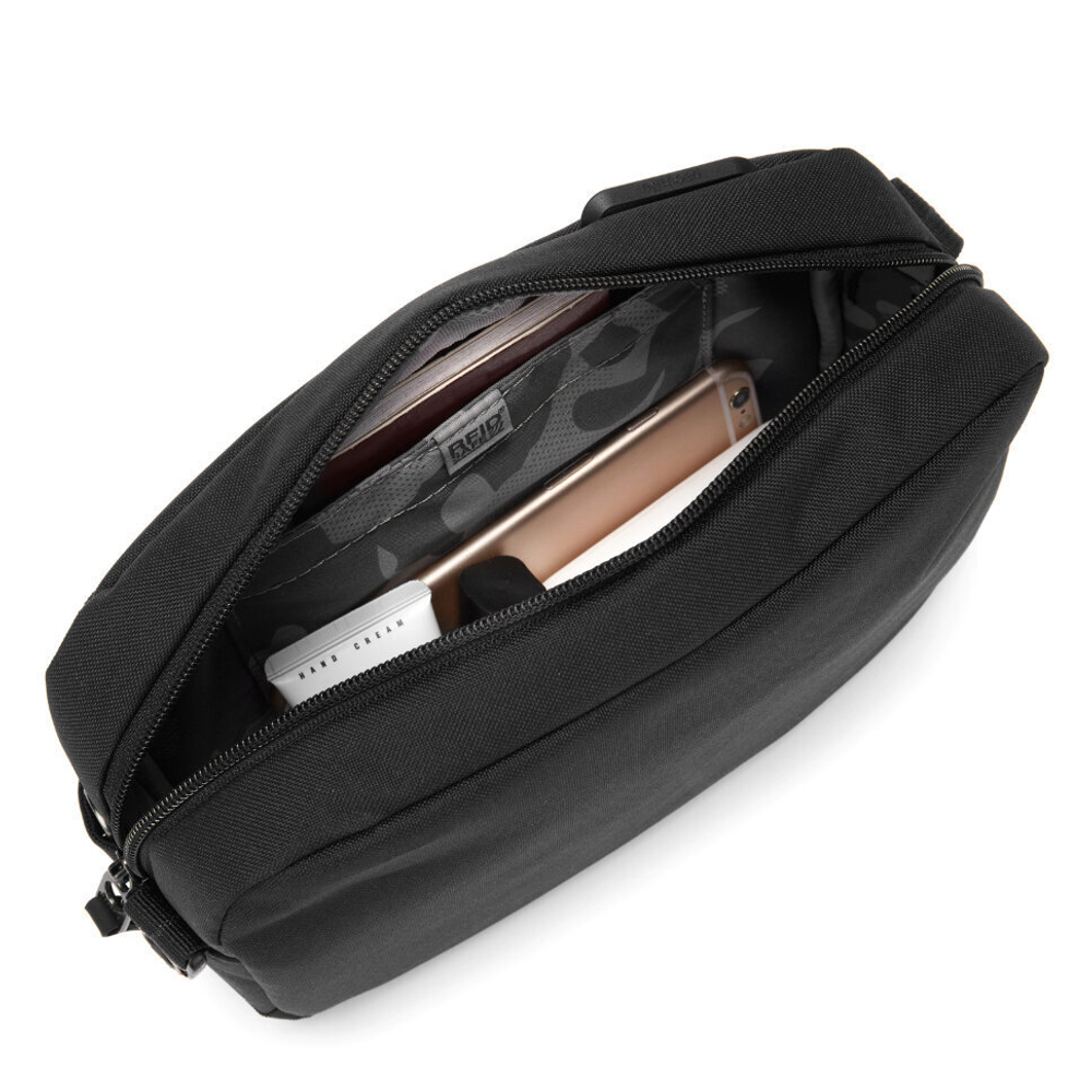 Сумка-антивор Pacsafe GO