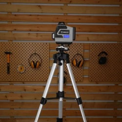 Уровень лазерный самовыравнивающийся DEKO DKLL16 в кейсе со штативом 1,2 м (16 линий, зеленый луч, 2 АКБ)