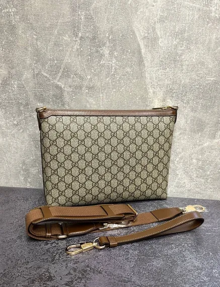 Сумка-мессенджер Gucci с переплетенными буквами G коричневый