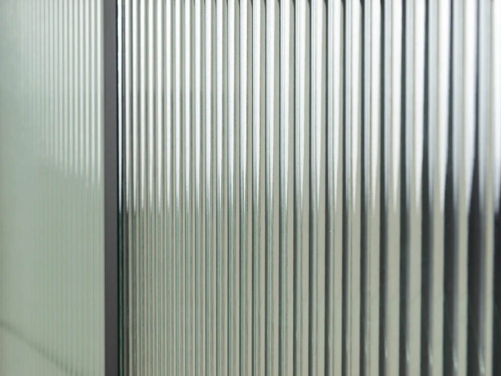 Витрина большая The One