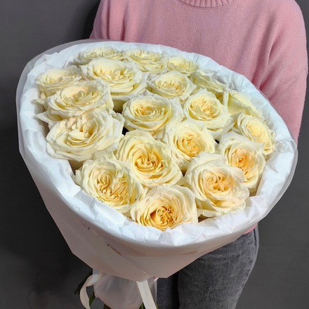 Букет из 19 ароматных пионовидных роз "CANDLELIGHT" (Эквадор 60 см)