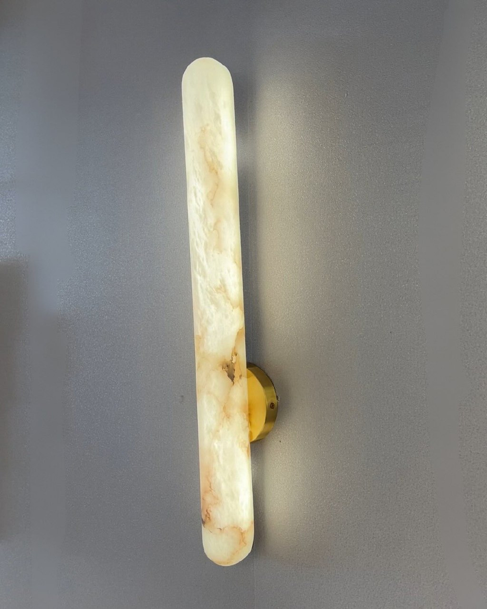 Настенное бра с эффектом натурального камня