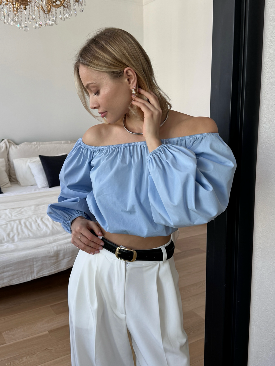 Блуза из поплина с резинкой голубая