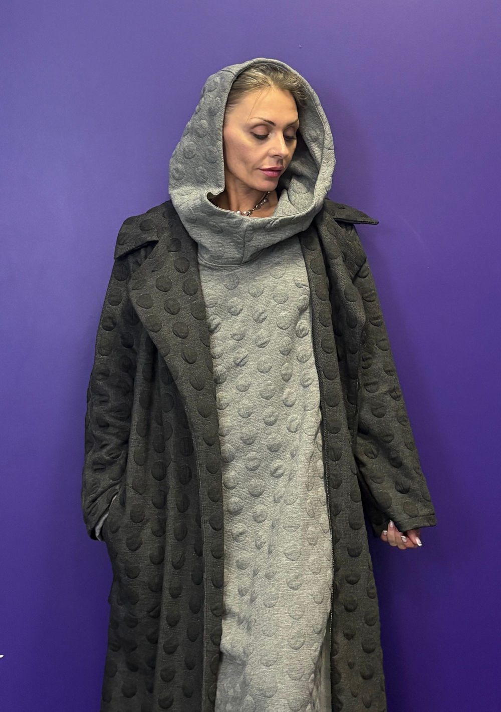 Пальто с поясом / жаккард / черный