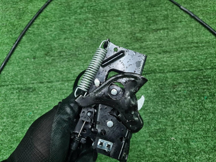 Замок капота BMW 3er F30 (2011-2020)