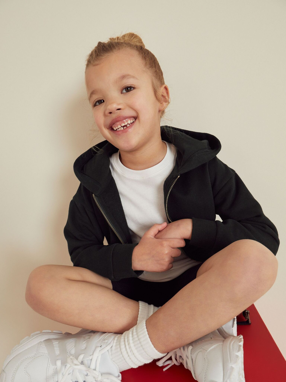 Толстовка с капюшоном на молнии для девочки Next 198-020, Черный