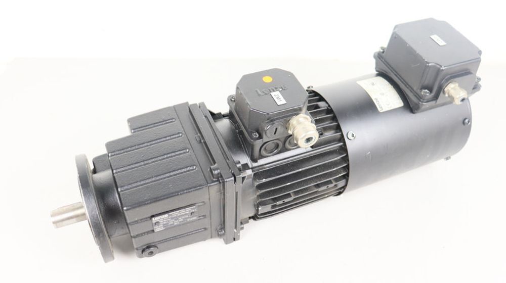 LENZE B20 IL-2-2/071 + MDEMA1M071-32 + GST04-2M VCK 071C32