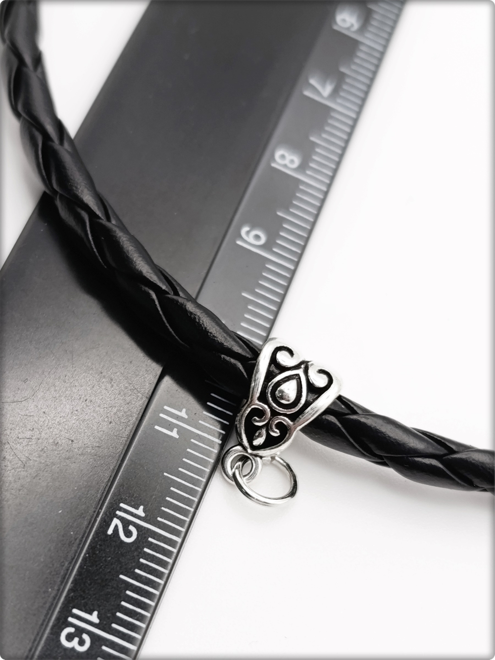 Шнурок, гайтан плетённый с подкулонником, длина 50см. ПУ кожа.