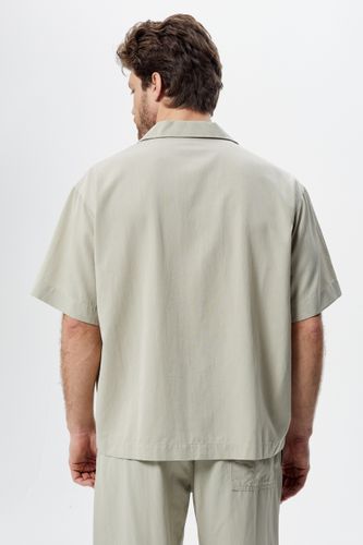 Бежевый костюм-тройка HEATHEN