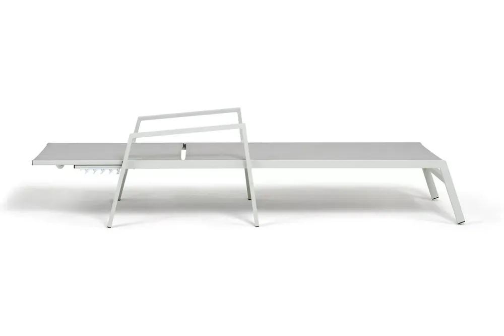 "Парма" шезлонг, каркас алюминий светло-серый (RAL7035) муар, ткань текстилен светло-серая