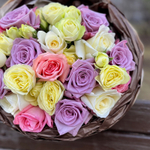 Сиреневый каприс — букет ароматных и интерьерных лунных роз