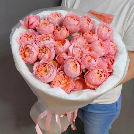 Букет из 9 кустовых пионовидных роз сорта "Julietta"