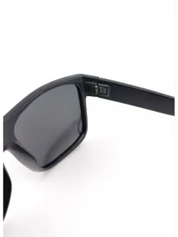 Солнцезащитные очки с поляризацией