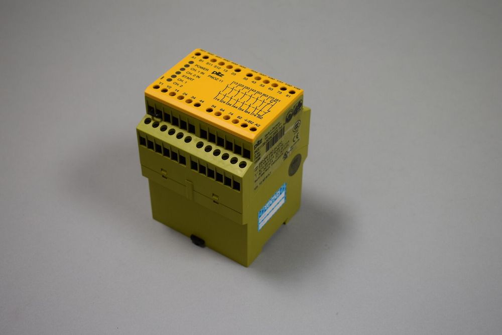 PILZ PNOZ 11 230-240VAC 24VDC 7N/O 1N/C