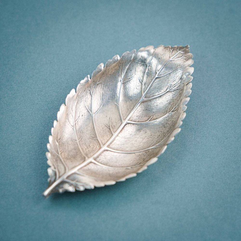 Лист из серебра