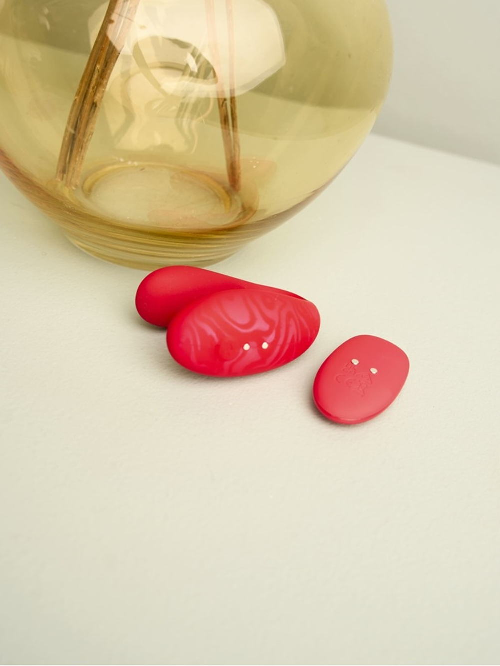 Вибромассажер для пар TWIN+ с управлением через приложение красный