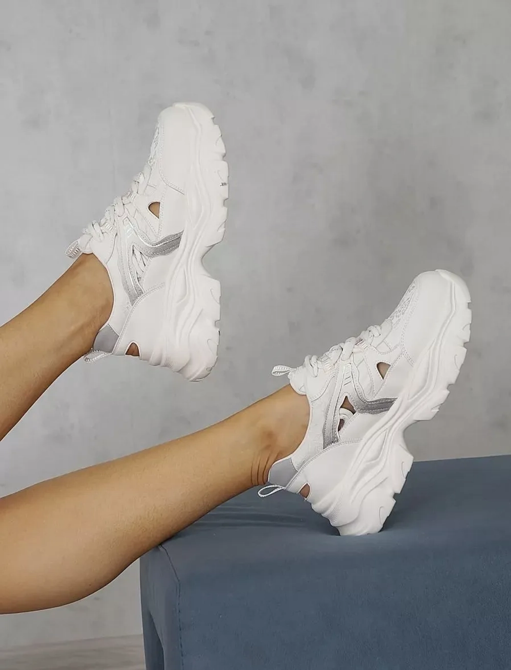 Кроссовки женские летние